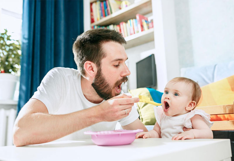 Một trong những việc cần làm khi trẻ bị mọc răng chậm là bổ sung đầy đủ chất dinh dưỡng
