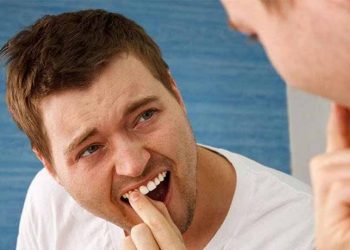 Ê buốt răng cửa là hiện tượng răng quá nhạy cảm khi ăn
