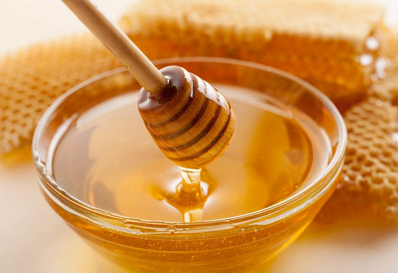 Bài thuốc chữa hôi miệng với mật ong được nhiều người áp dụng