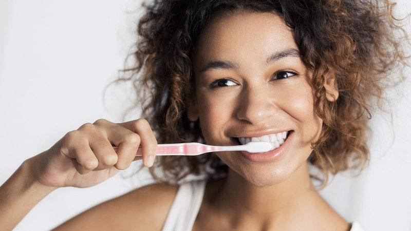 Cần có cách phòng ngừa răng ê buốt khi ăn lạnh hiệu quả 