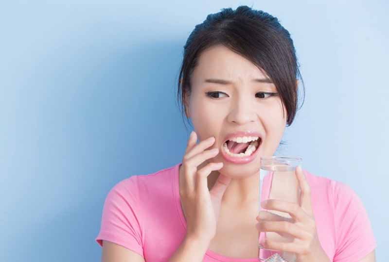 Ê buốt răng sau khi bọc sứ có thể do nhiều nguyên nhân gây ra