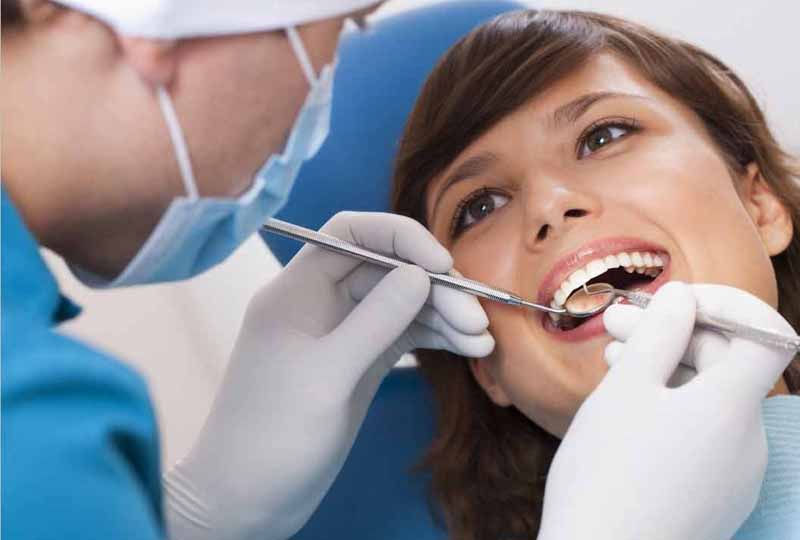 Thăm khám răng định kỳ là việc cần thiết để ngăn ngừa các bệnh lý răng miệng