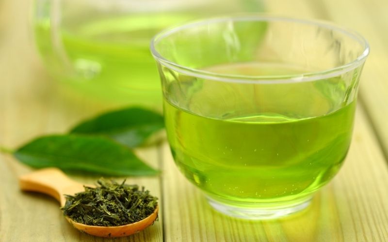 Uống trà xanh và nhiều công dụng hay ho khác cho sức khỏe răng miệng