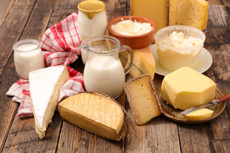 Các thực phẩm từ sữa sẽ là nguồn dinh dưỡng tốt nhất cho người bị đau răng khôn