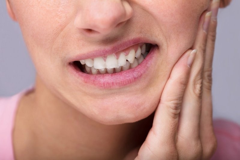 Thực hiện không đúng quy trình có thể khiến người bệnh bị đau nhức răng