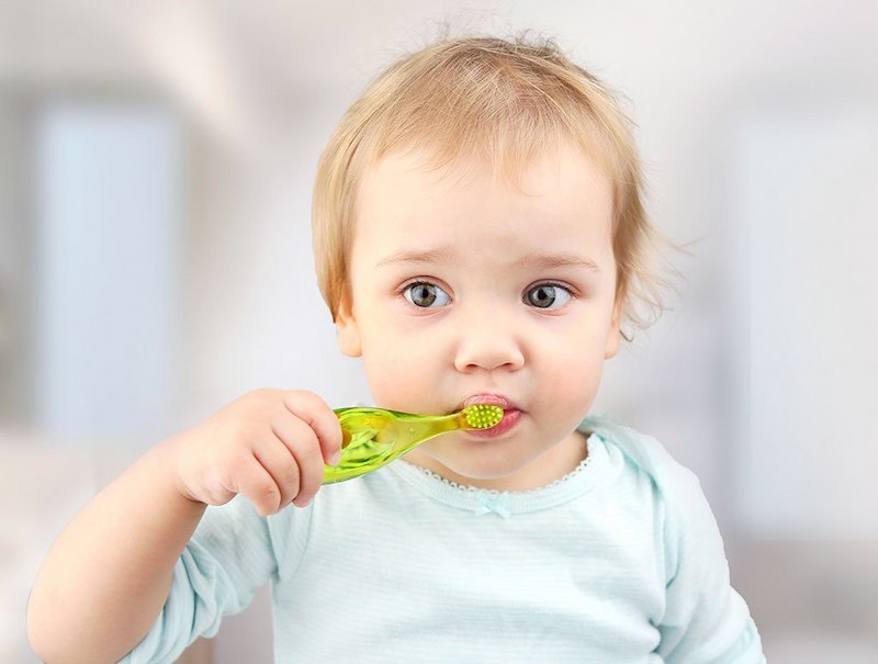 Cha mẹ cần tập cho trẻ thói quen hàng ngày để bảo răng miệng tốt nhất
