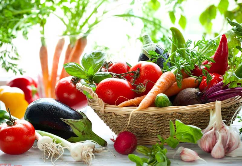 Người bệnh nên bổ sung thêm trái cây rau củ vào chế độ ăn uống hằng ngày