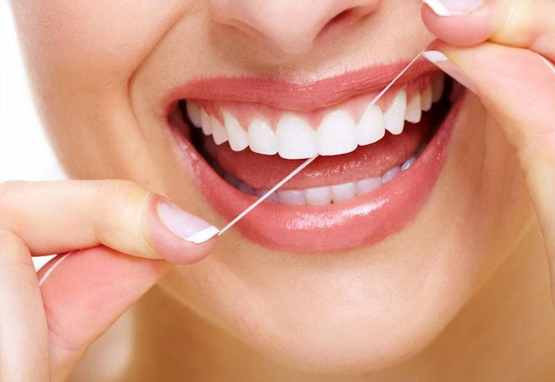 Sau khi tiến hành bọc răng sứ, cần chú trọng chăm sóc răng miệng