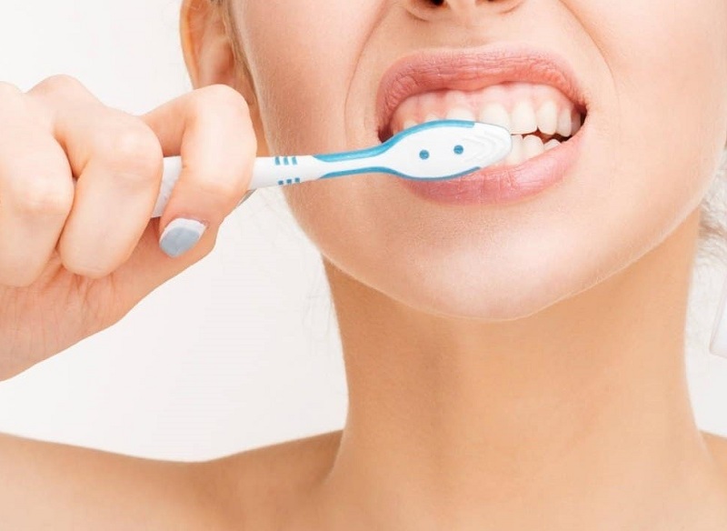Vệ sinh răng miệng sạch sẽ giúp hạn chế nguy cơ sâu răng