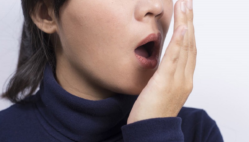 Khi bị sâu răng, hơi thở của bạn sẽ có mùi khó chịu