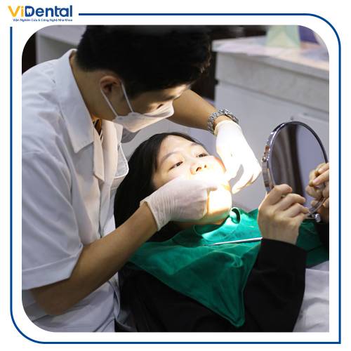 Nhổ răng khôn được bác sĩ thực hiện theo quy trình 5 bước cơ bản